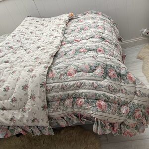 CROSCILL Reversible Comforter English Roses 73” x 90” Cottagecore French Country